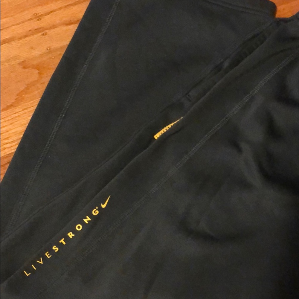 Thermafit Livestrong Nike Sweats - Picture 4 of 4